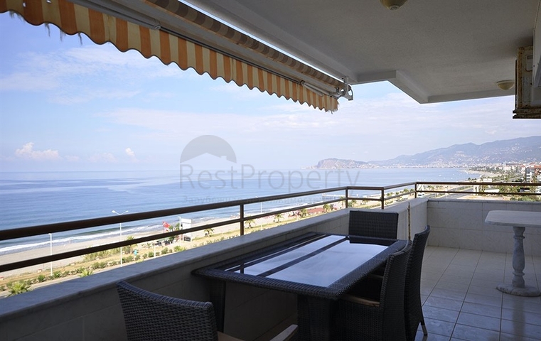 شقة مفروشة على السطر الأول