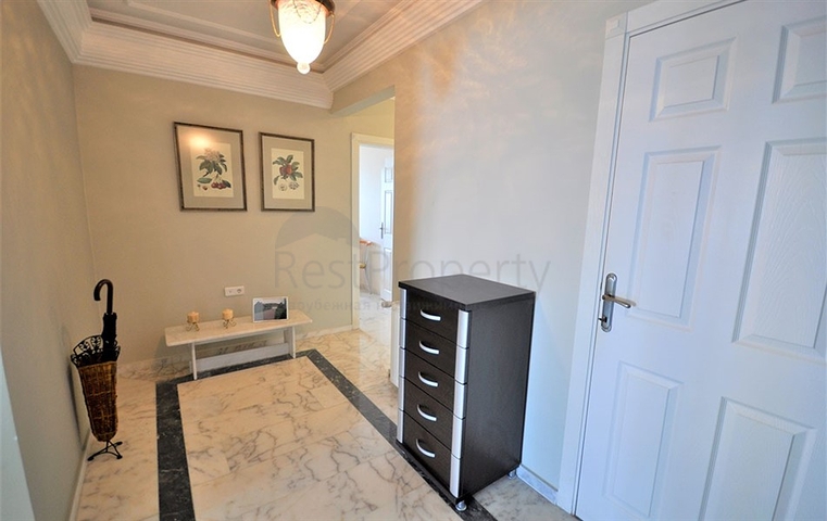 شقة مفروشة على السطر الأول