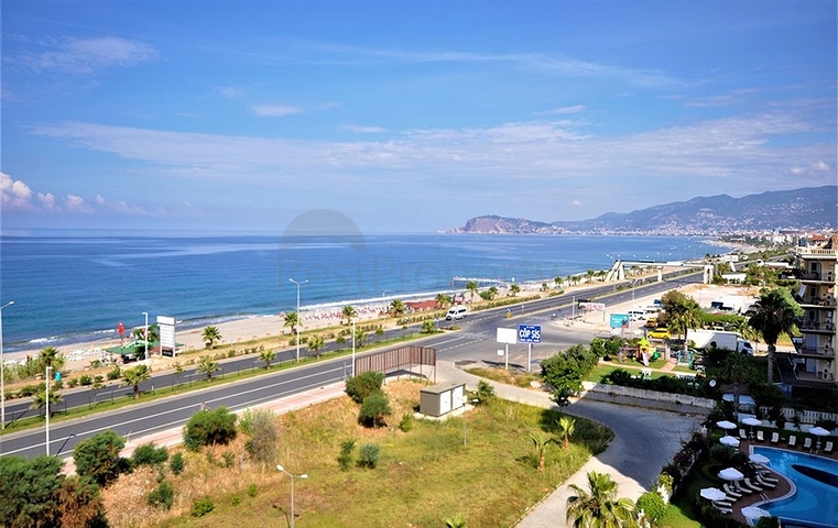 شقة مفروشة على السطر الأول