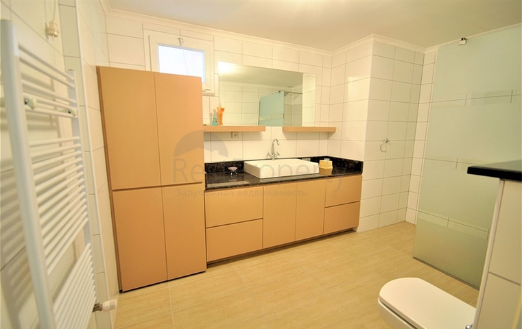 شقة مفروشة على السطر الأول