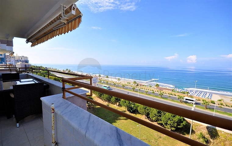 شقة مفروشة على السطر الأول