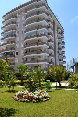 شقة مفروشة على السطر الأول