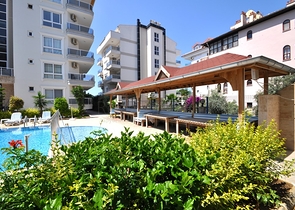 شقة مفروشة 1 + 1 في كستل