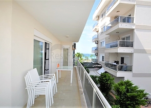 شقة مفروشة 1 + 1 في كستل