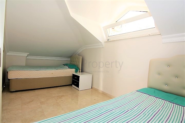 دوبلكس مفروش 3 + 1 مع إطلالات على البحر والقلعة