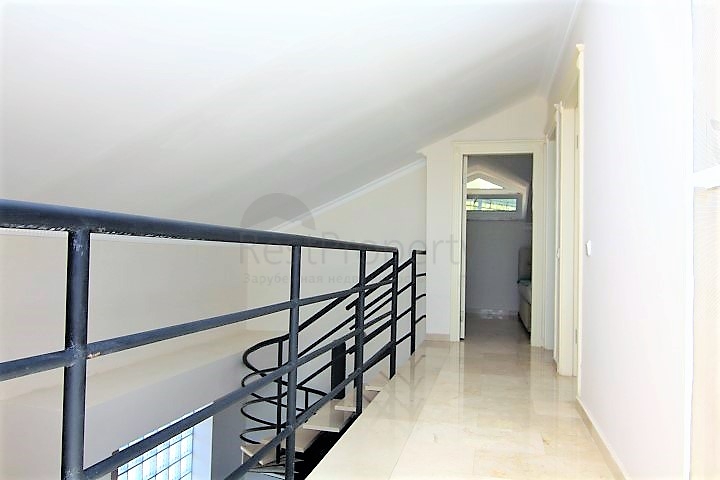 دوبلكس مفروش 3 + 1 مع إطلالات على البحر والقلعة