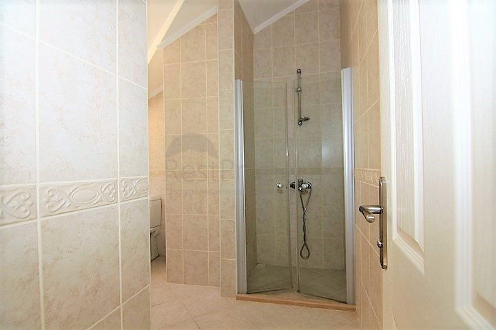 دوبلكس مفروش 3 + 1 مع إطلالات على البحر والقلعة