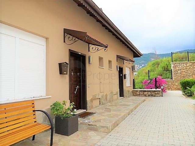 دوبلكس مفروش 3 + 1 مع إطلالات على البحر والقلعة