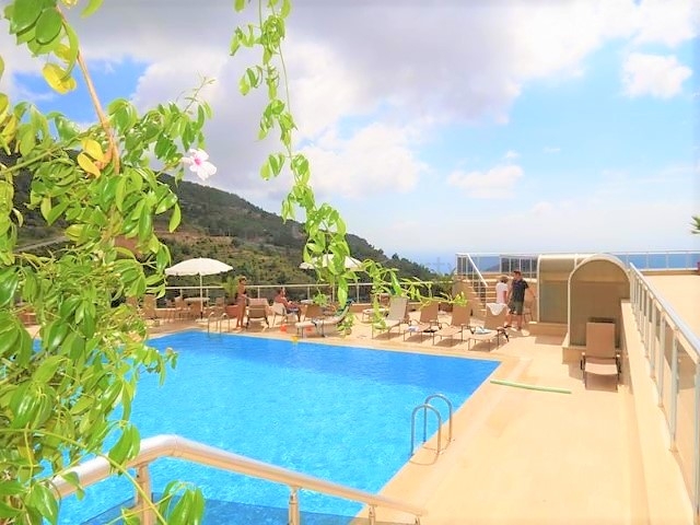 دوبلكس مفروش 3 + 1 مع إطلالات على البحر والقلعة