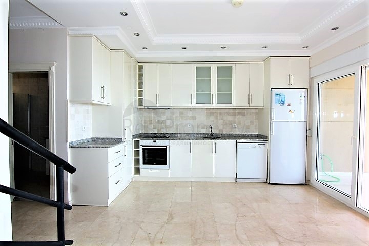 دوبلكس مفروش 3 + 1 مع إطلالات على البحر والقلعة