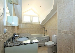 دوبلكس مفروش 3 + 1 مع إطلالات على البحر والقلعة