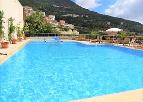 دوبلكس مفروش 3 + 1 مع إطلالات على البحر والقلعة