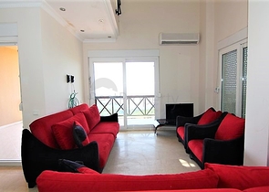 دوبلكس مفروش 3 + 1 مع إطلالات على البحر والقلعة