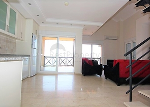 دوبلكس مفروش 3 + 1 مع إطلالات على البحر والقلعة