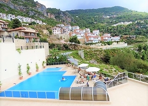 دوبلكس مفروش 3 + 1 مع إطلالات على البحر والقلعة