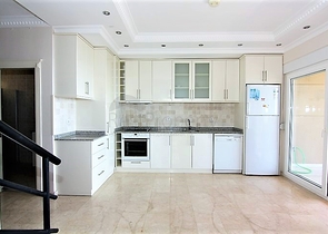 دوبلكس مفروش 3 + 1 مع إطلالات على البحر والقلعة