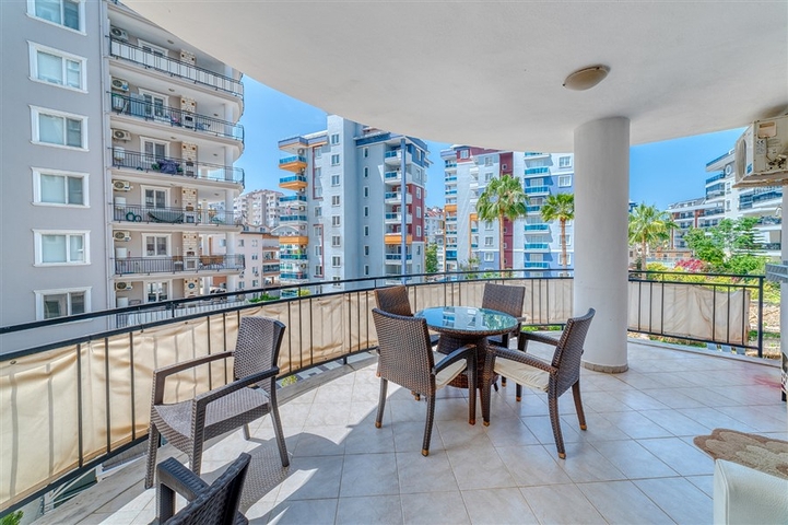 شقة مريحة 1 + 1 مع شرفة كبيرة