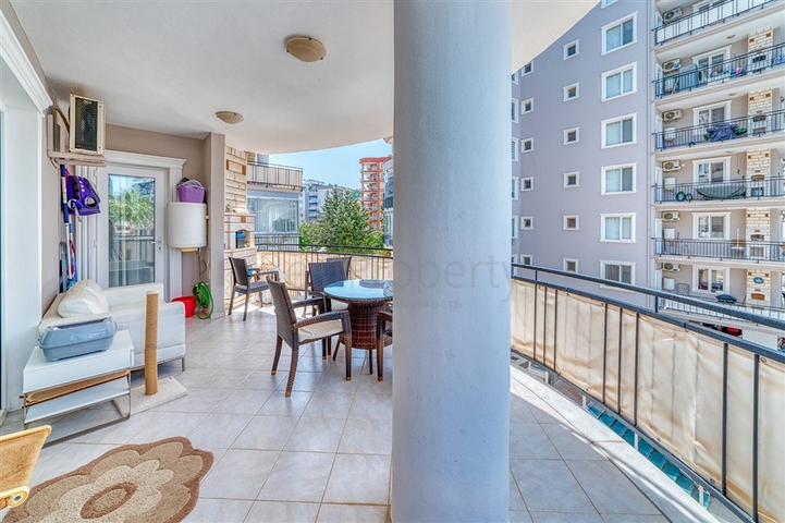 شقة مريحة 1 + 1 مع شرفة كبيرة