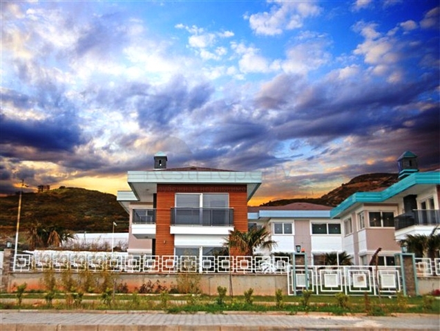 فيلات فاخرة في ديمرتاش / الانيا