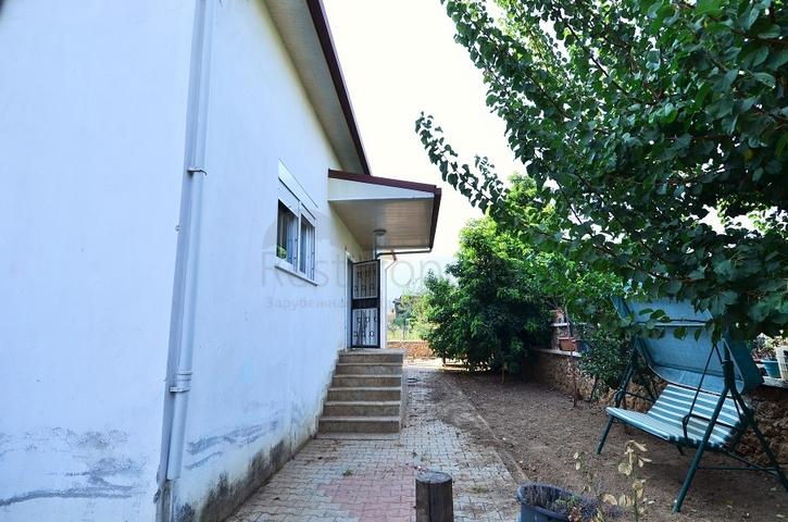 فيلا 6+1 مع بستان خاص