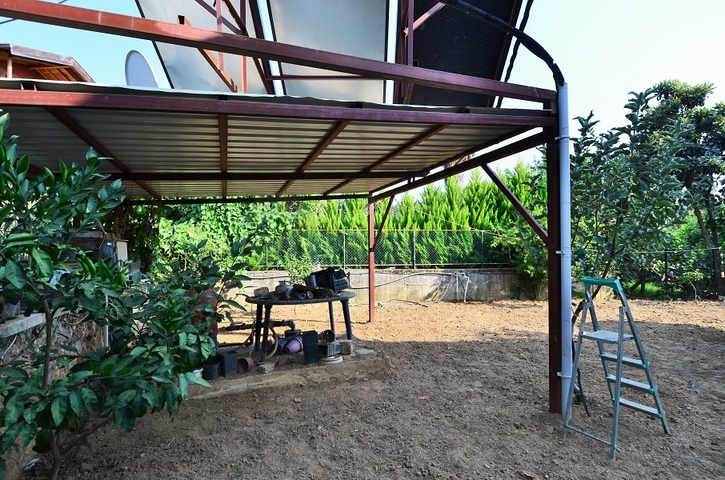 فيلا 6+1 مع بستان خاص