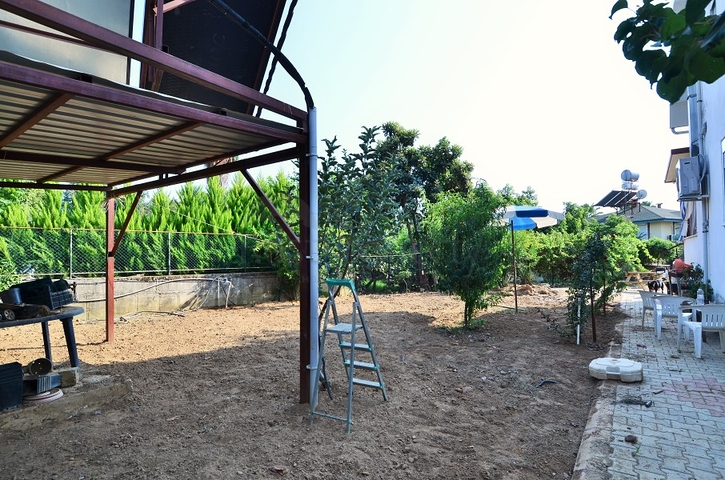 فيلا 6+1 مع بستان خاص