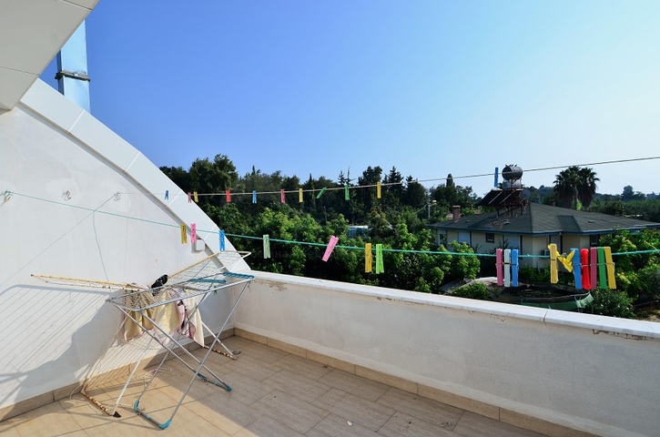 فيلا 6+1 مع بستان خاص