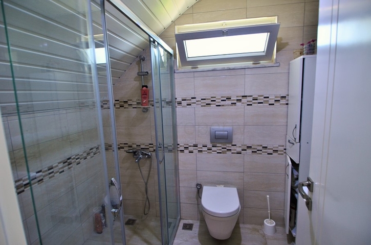 فيلا 6+1 مع بستان خاص