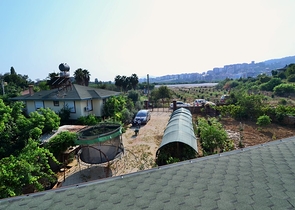 فيلا 6+1 مع بستان خاص