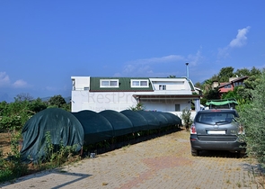 فيلا 6+1 مع بستان خاص