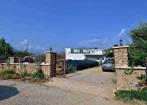 فيلا 6+1 مع بستان خاص