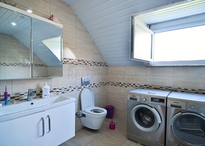 فيلا 6+1 مع بستان خاص