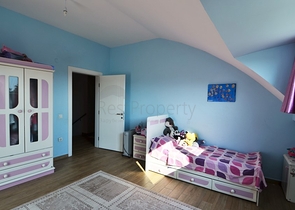 فيلا 6+1 مع بستان خاص