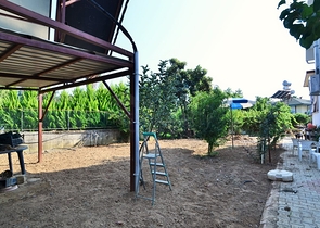 فيلا 6+1 مع بستان خاص