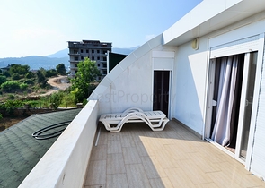 فيلا 6+1 مع بستان خاص