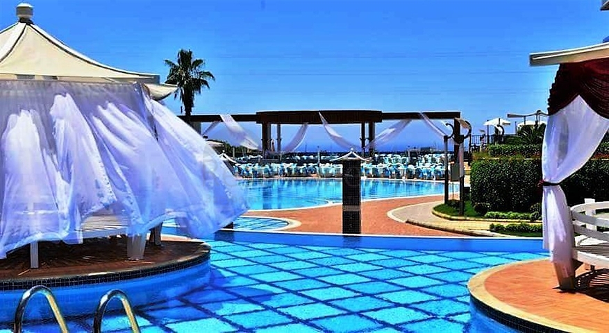 شقة مفروشة 3 + 1 