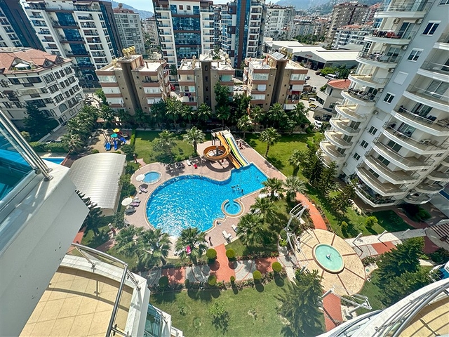 شقة 2 + 1 مطلة على البحر.