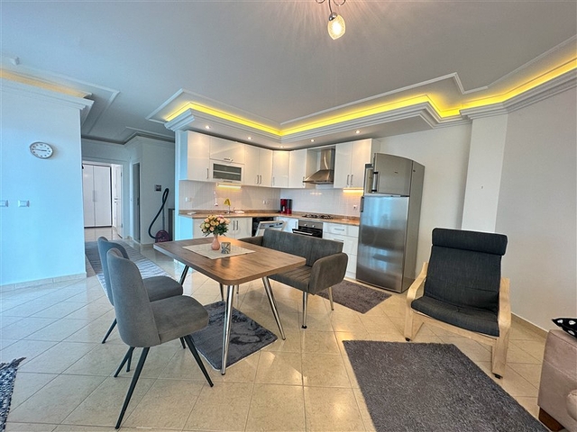 شقة 2 + 1 مطلة على البحر.