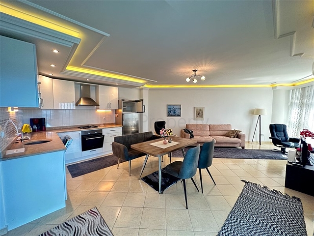 شقة 2 + 1 مطلة على البحر.