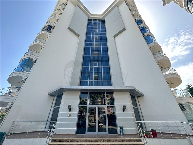 شقة 2 + 1 مطلة على البحر.