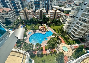 شقة 2 + 1 مطلة على البحر.