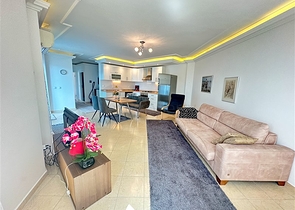 شقة 2 + 1 مطلة على البحر.