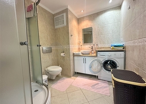 شقة 2 + 1 مطلة على البحر.