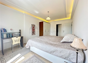 شقة 2 + 1 مطلة على البحر.