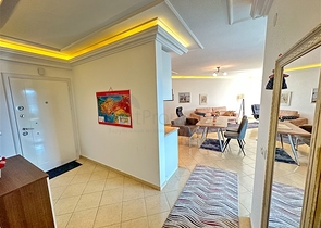 شقة 2 + 1 مطلة على البحر.