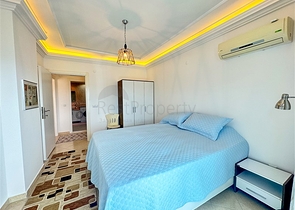 شقة 2 + 1 مطلة على البحر.