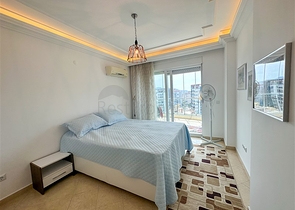 شقة 2 + 1 مطلة على البحر.