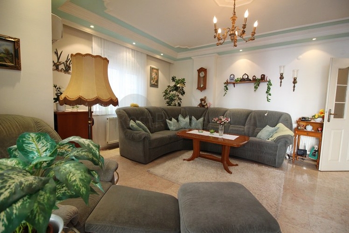 شقة 2 + 1 في وسط ألانيا