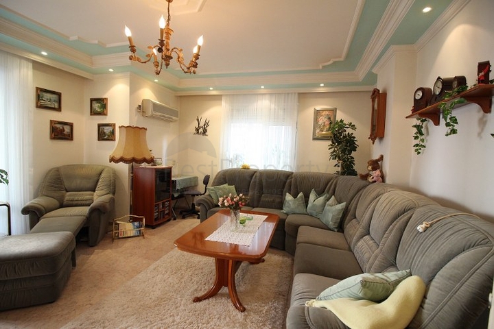 شقة 2 + 1 في وسط ألانيا