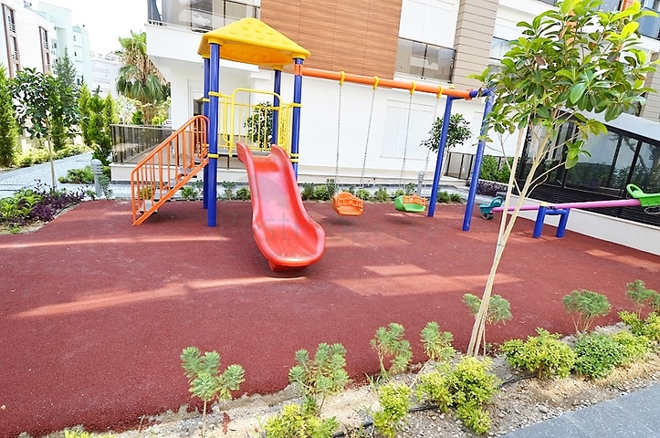 مشروع فاخر بوسط حي ليمان على بعد 600 م من البحر